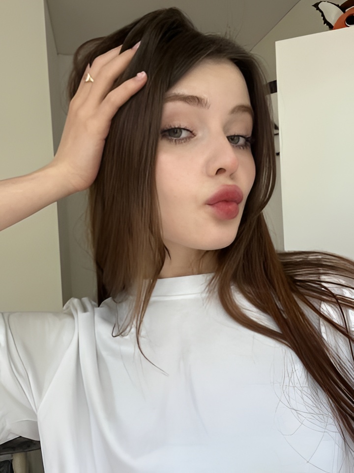 Инна привлекательная девушка из Новокубанска цена от 5000 руб