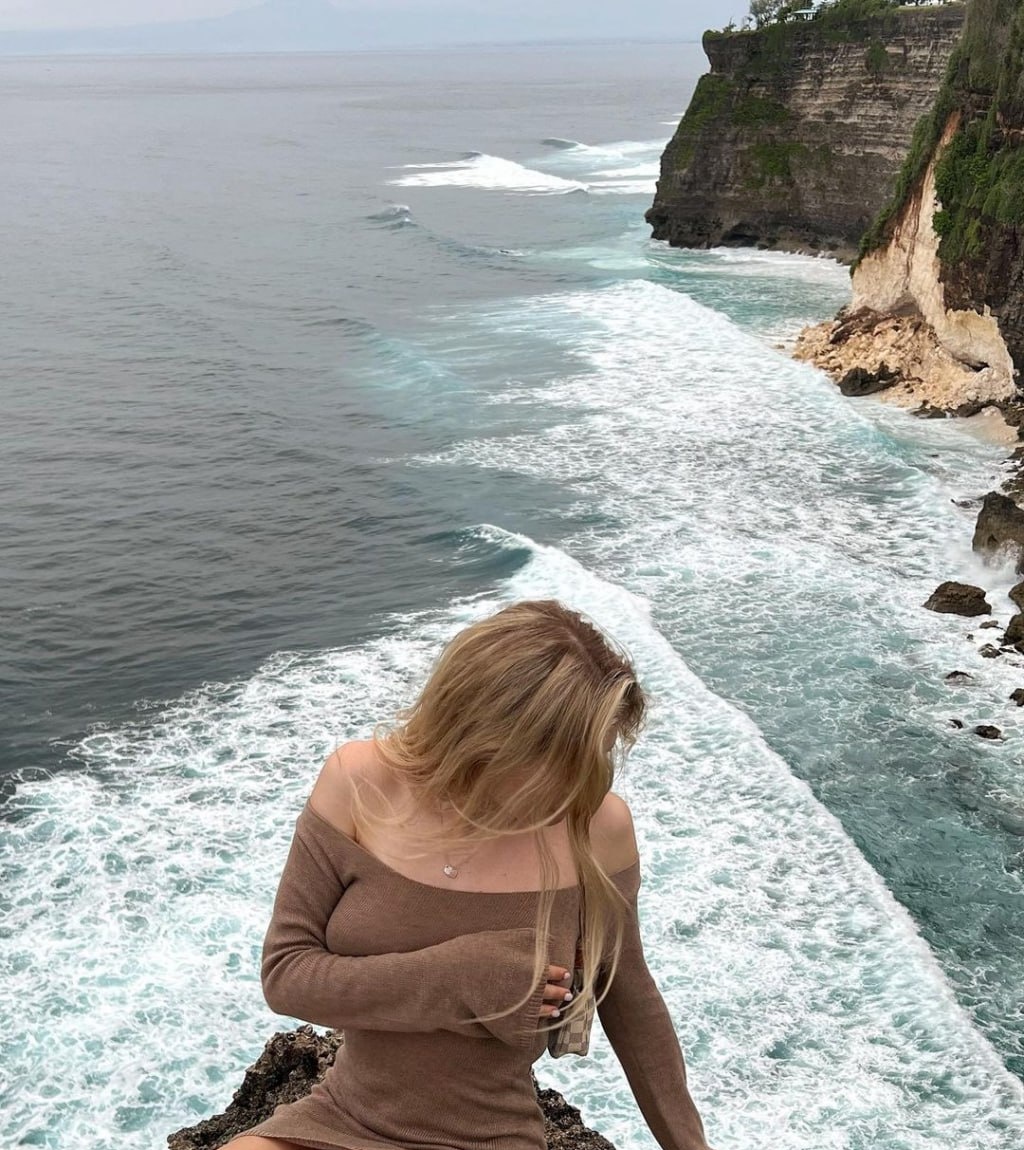 Ксения привлекательная девушка из Новокубанска цена от 3000 руб