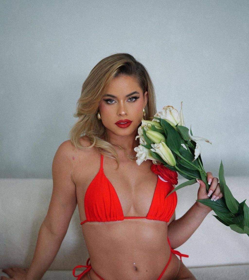 Светка привлекательная девушка из Новокубанска цена от 4000 руб