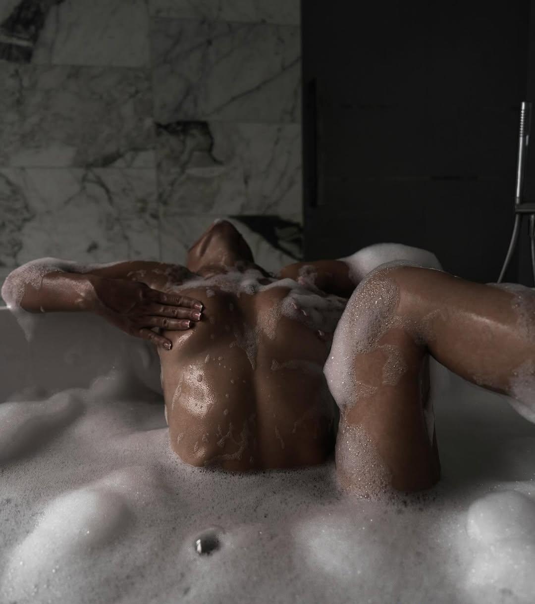 Саша привлекательная девушка из Новокубанска цена от 7000 руб