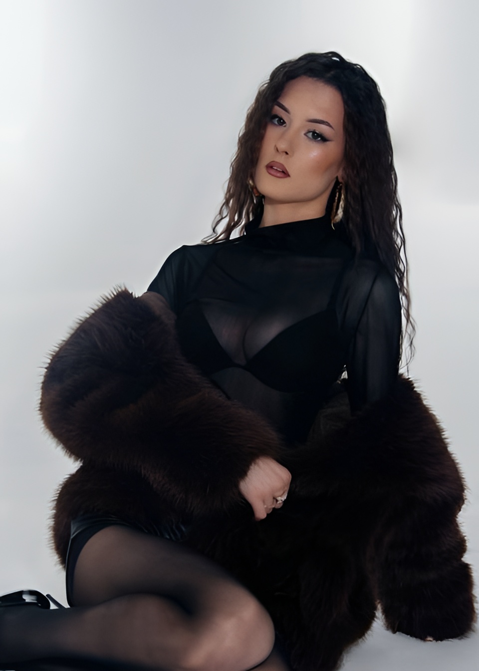 Юля привлекательная девушка из Новокубанска цена от 6000 руб